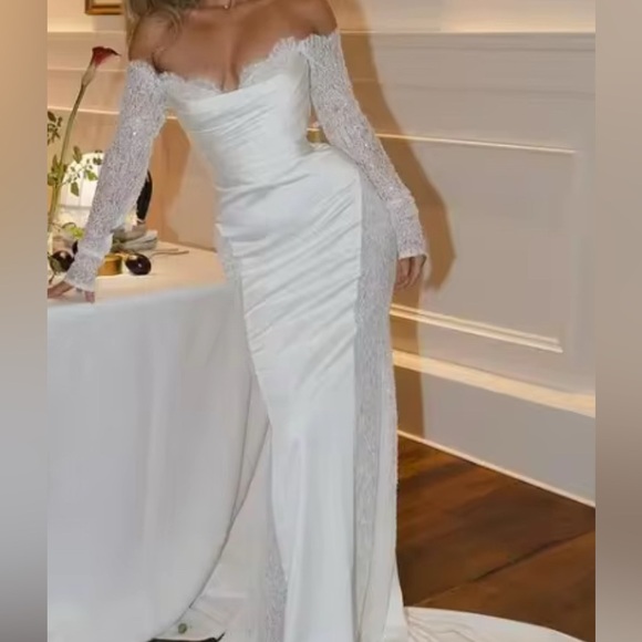 Dresses & Skirts - NEW $685 Time and Lace Elegant White Off-Shoulder Gown